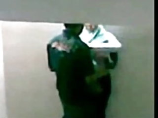 काले बालों वाली लड़की मदद की के साथ सेक्सी वीडियो चाहिए हिंदी में स्वयं बनाया पर सोफा