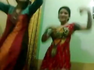 दादी बेकार है सींग का सेक्सी सेक्स बना हुआ